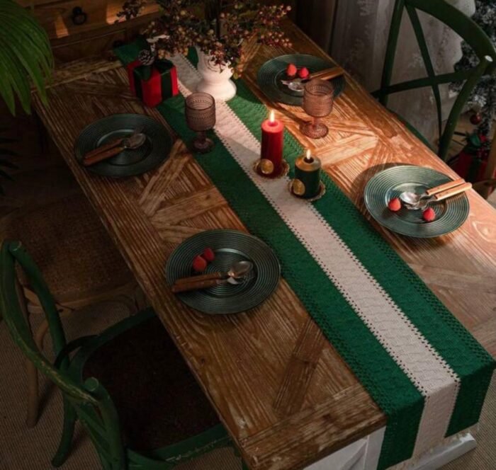 CHRISTMAS CROCHET TABLE RUNNER - Image 2