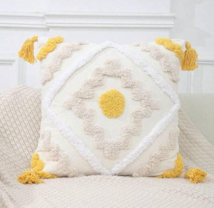 SET OF TWO EMBROIDERED CUSHION COVER - Image 4