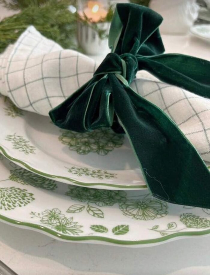 CHRISTMAS VELVET BOW RING NAPKIN HOLDER SET OF 4 - Image 3